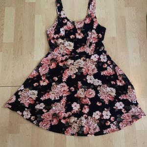 Papaya size large floral print dress!